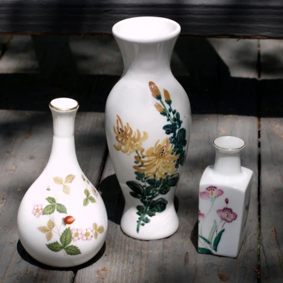 Bundle of 3 Floral Vases - 1- Vintage Wedgwood Bone China England - Picture 1 of 10